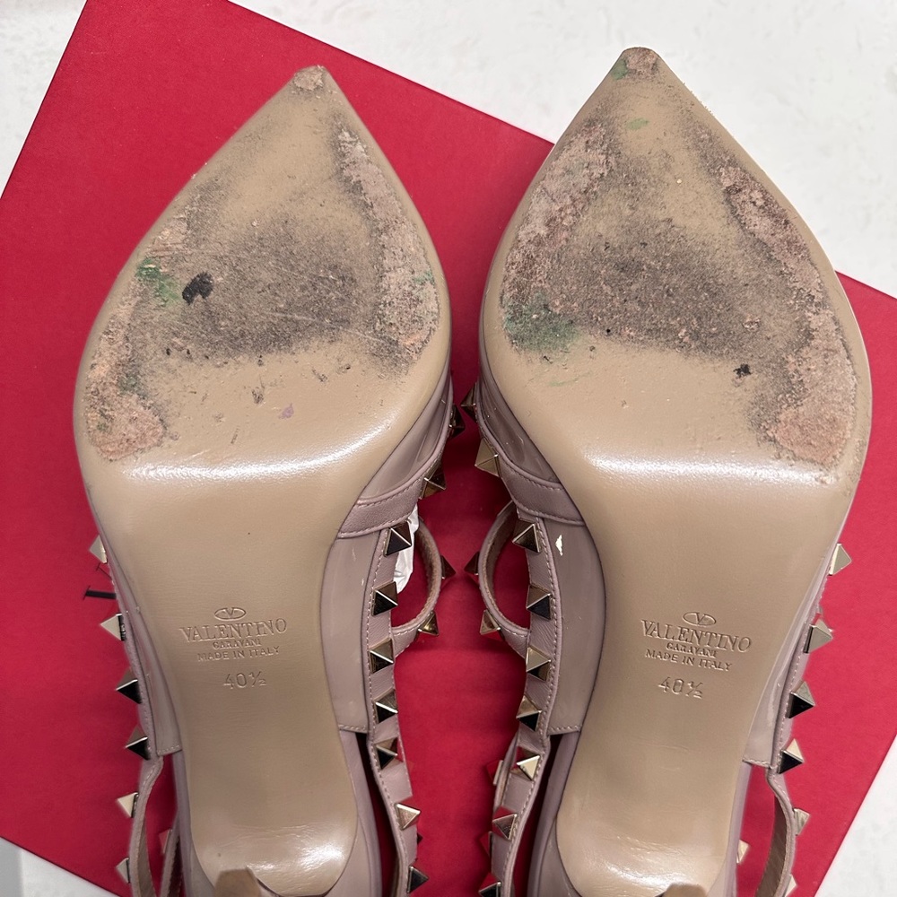 Valentino Garavani Patent 100m Slingback Heel Pumps - Picture 8 of 8
